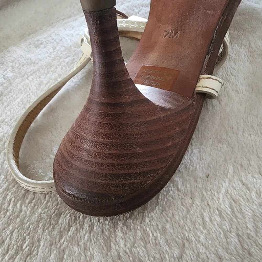 TORY BURCH KAILEY - Kitten heel sandals, iced coffee, approx. 2.7